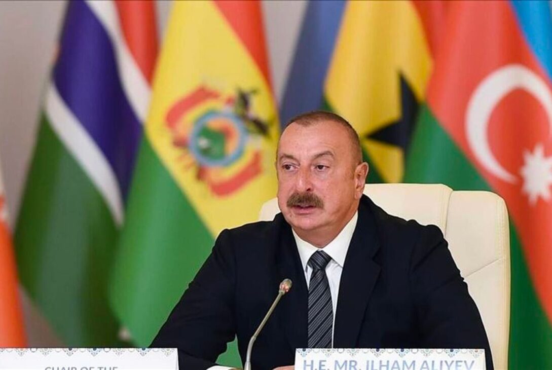 Demokrasi Tiyatrosu: Sahnede Aliyev